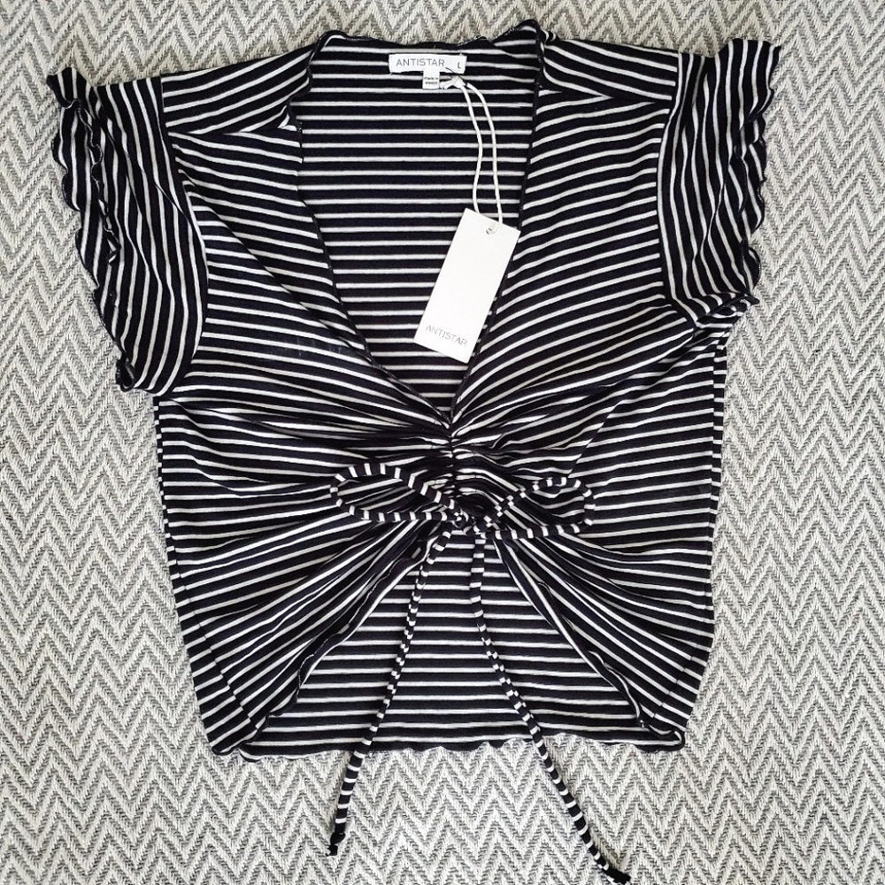 4/$20 🦋 L Black and White Striped Ruched Crop Top